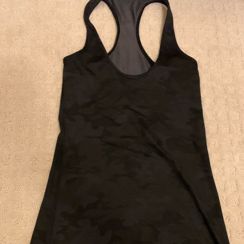 Lululemon tank